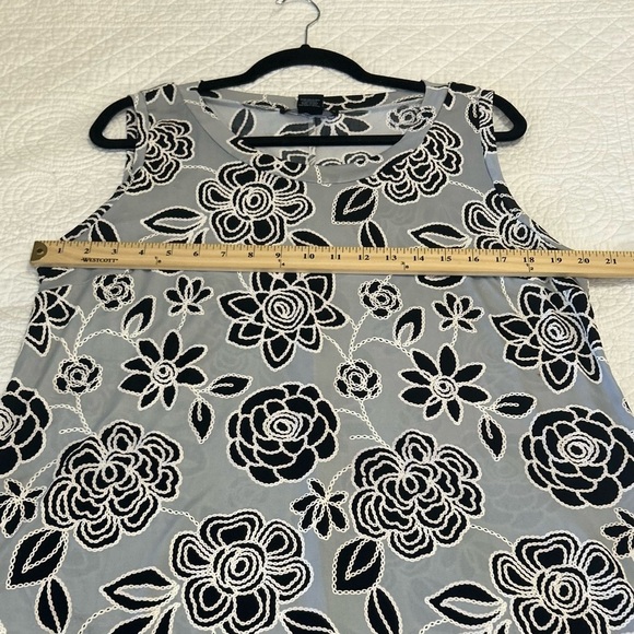 Cardalite Women’s Gray/Black/White Floral Aline Sleeveless Dress. Size 1X. - Picture 5 of 6